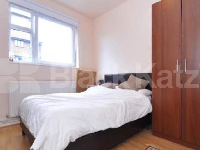 			GARDEN AND OFF STREET PARKING, 3 Bedroom, 1 bath, 1 reception Ground Floor Maisonette			 Aintree Street, Fulham